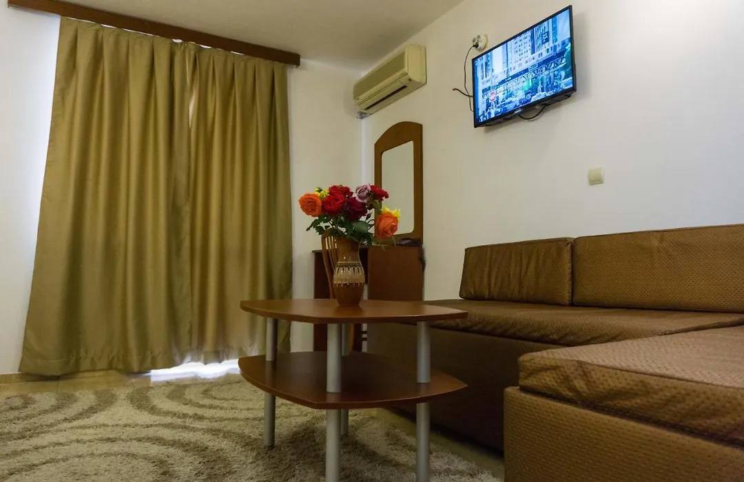 Family Hotel Orfei-1