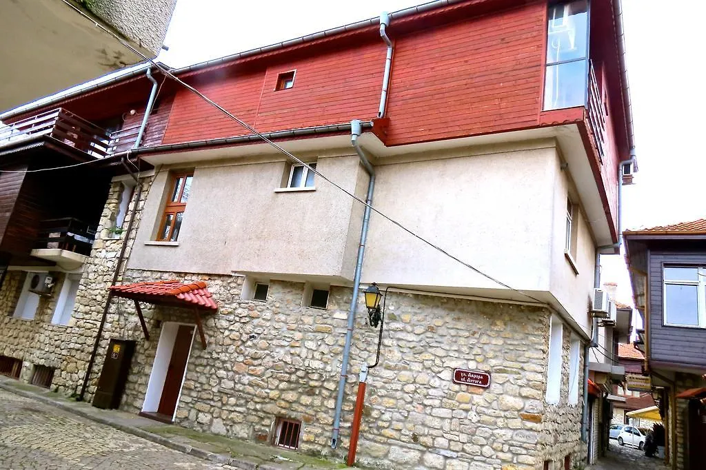 Family Hotel Lebed-1