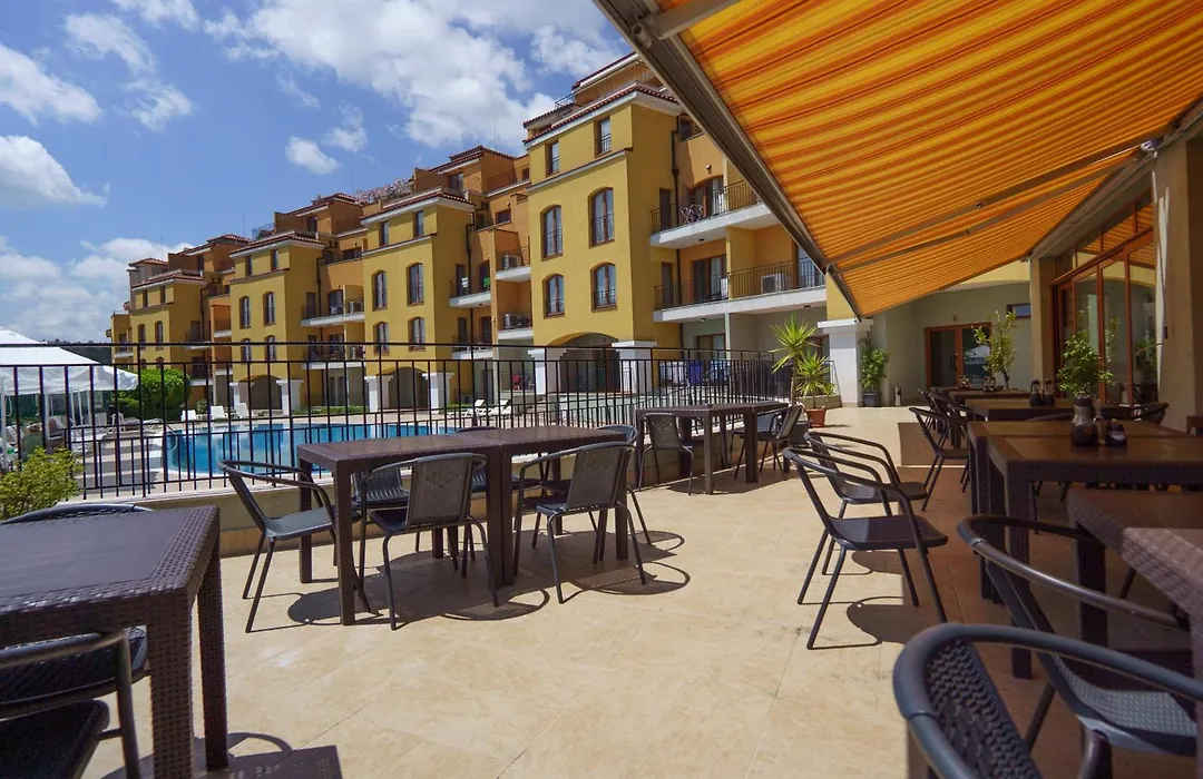 Serena Residence Aparthotel-1