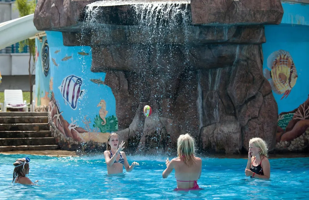 Hotel Perla Beach Club-1