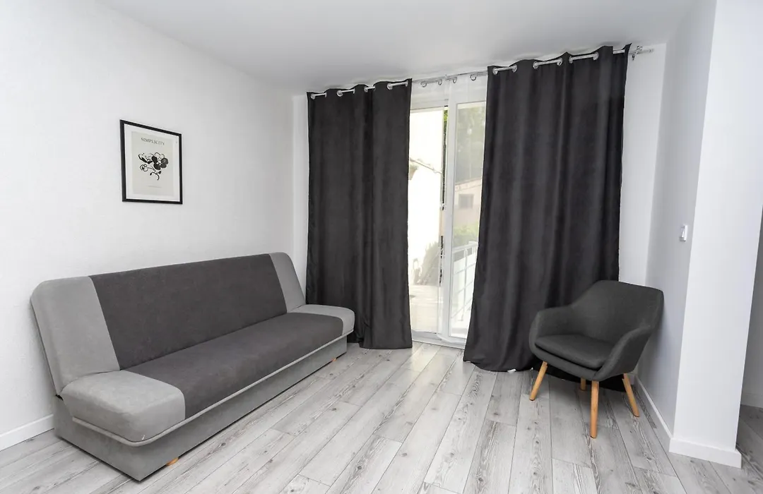 Guest Rooms And Apartments Desi-1
