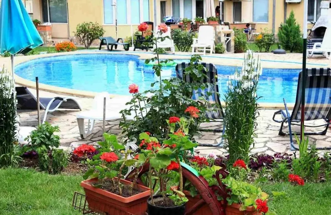 Family Hotel Radka-1