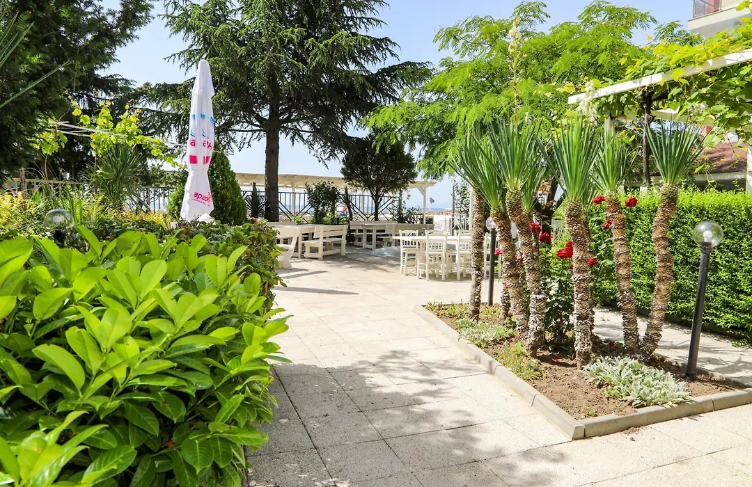 Family Hotel "Sofia"-1