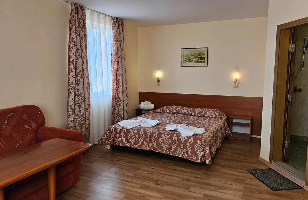 Caprice Family Hotel-1