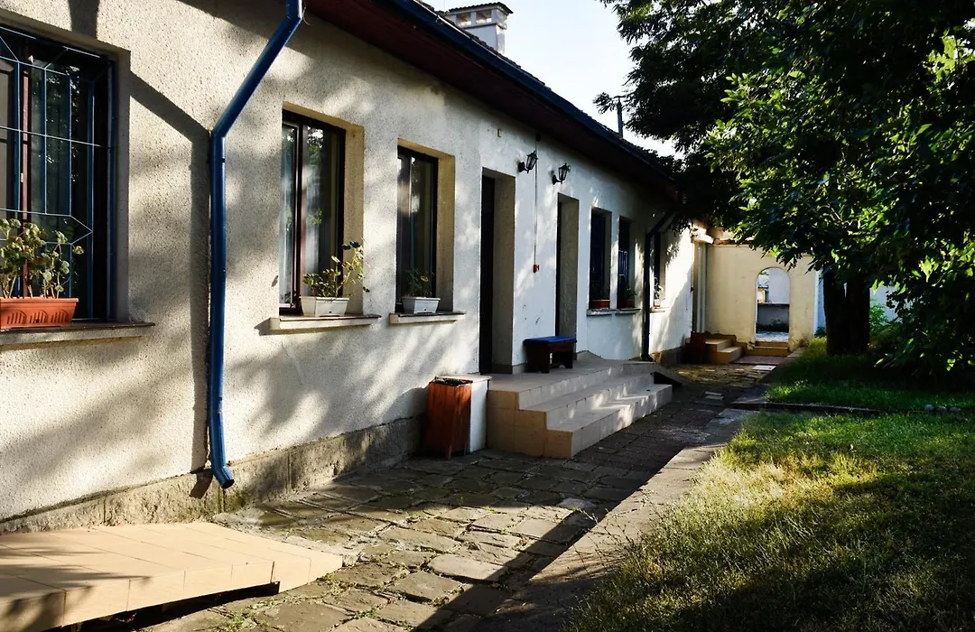 Medic Hotel-1