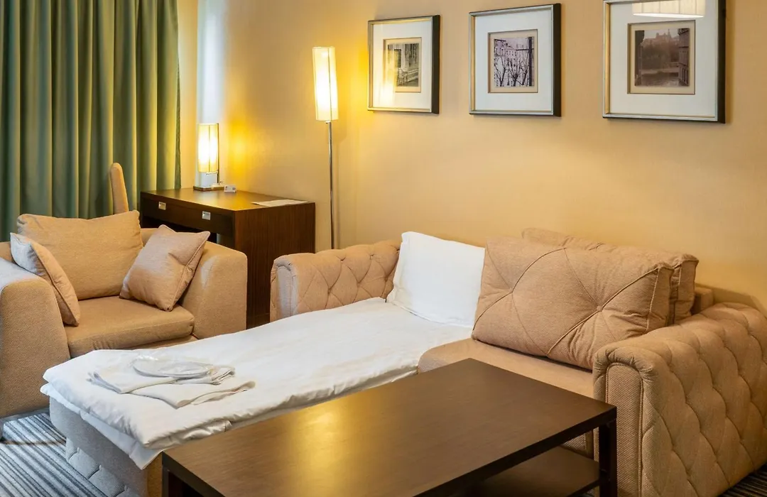 Best Western Plus Olives City Hotel - Free Pool & Parking-1