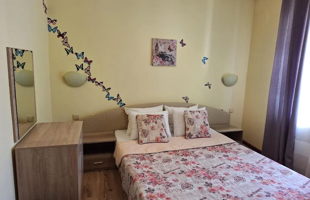Guest Rooms Flirt-1
