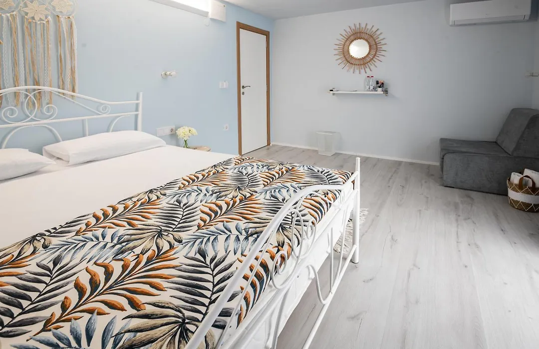 Guest House Rhea / Къща За Гости Рея-1