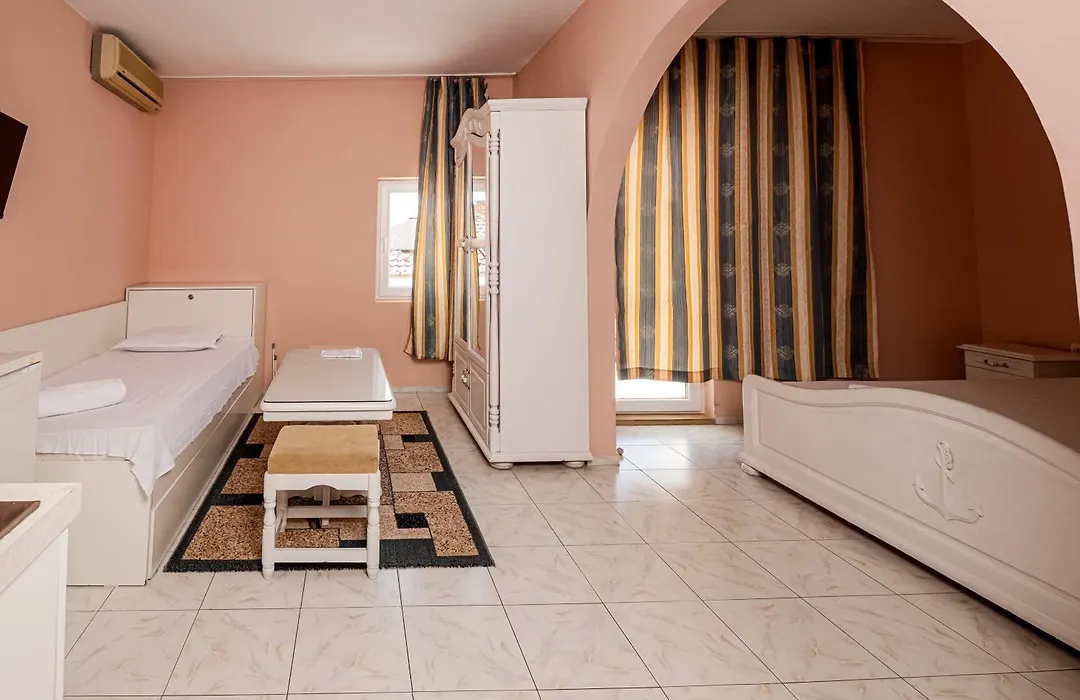Family Hotel Paros 2-1