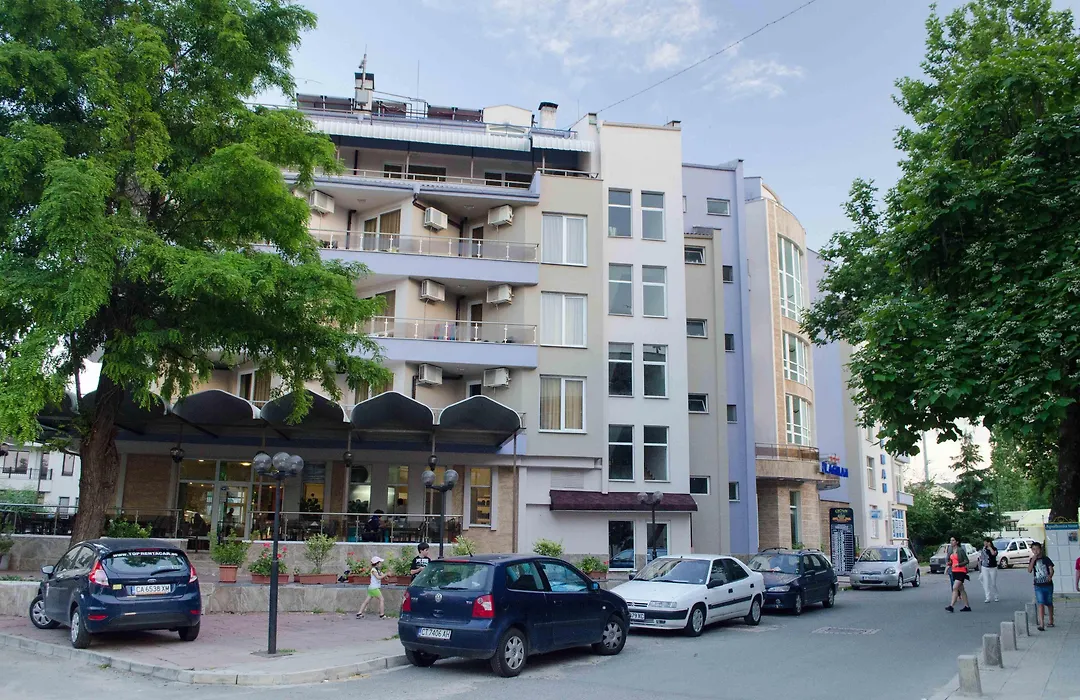 Flagman Hotel-1