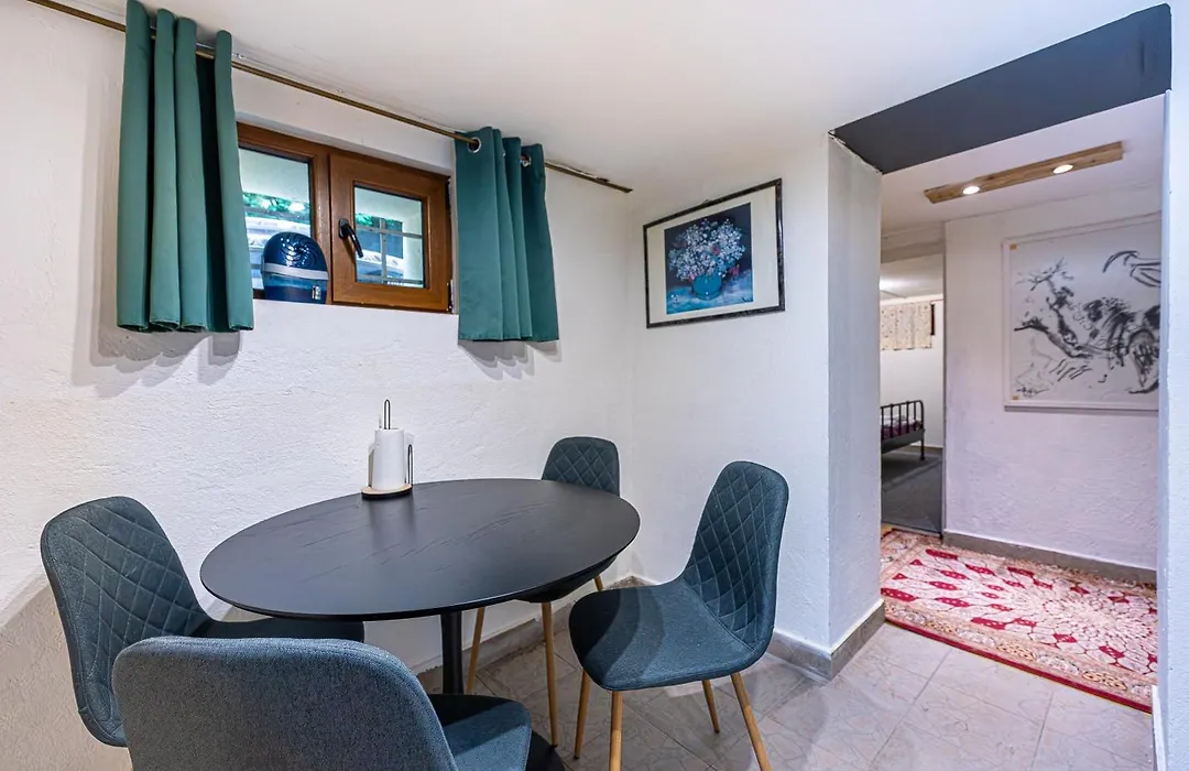 Central House For Up To 20 Guests Entire Place-1