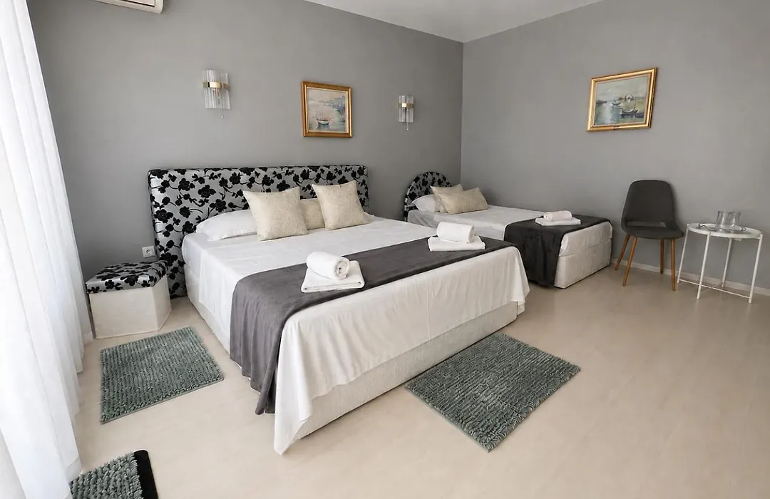 Hotel Kamelia-1