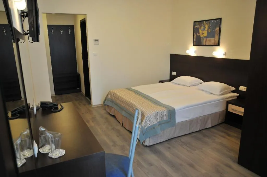Hotel Burgas Free University-1