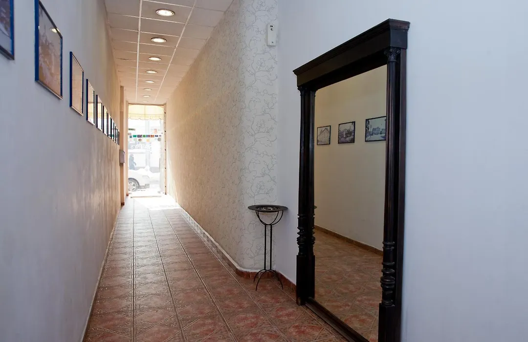 Scotty'S Boutique Hotel-1