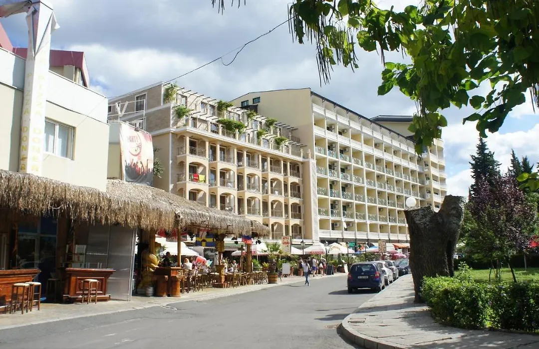 Miramar Front Beach Self Catering Apartments No Swim Pool Access-1