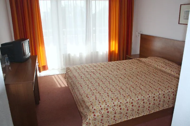 Bellevue Golden Sands-1