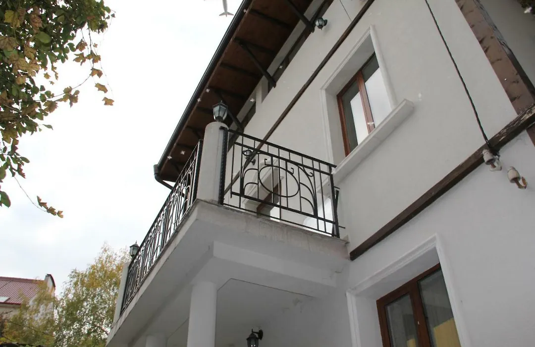 The White House Sofia-1
