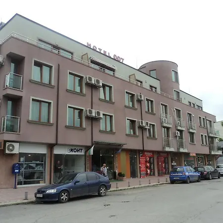 Family Hotel 007 Ivan Dimitrov-Kuklata 15 Str-2