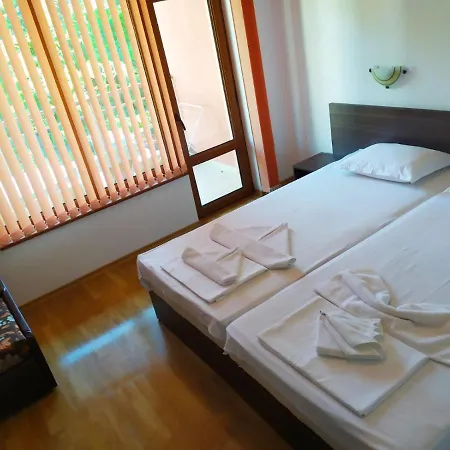 Adri Guest House-3