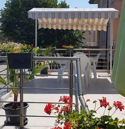 Holiday House-2