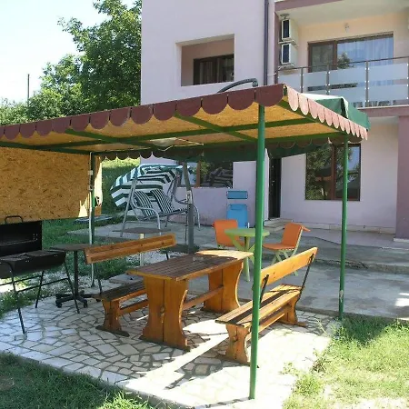 Guest House Villa Penchevi-3
