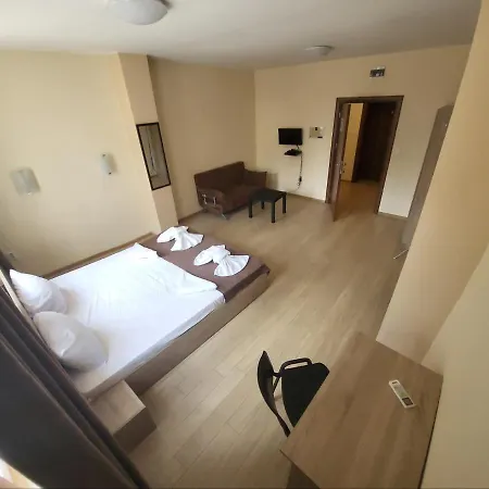 Twain Apart&Rooms-3