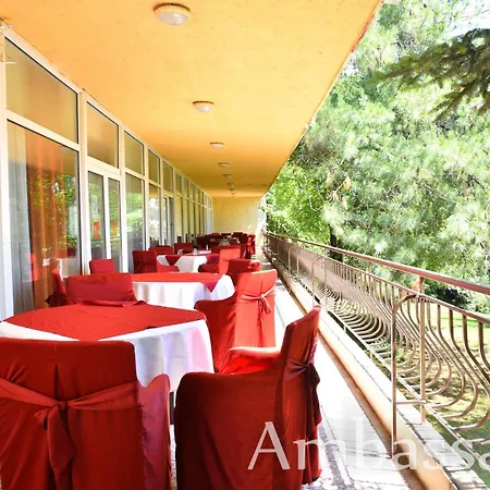 Hotel Ambassador - Free Parking-3