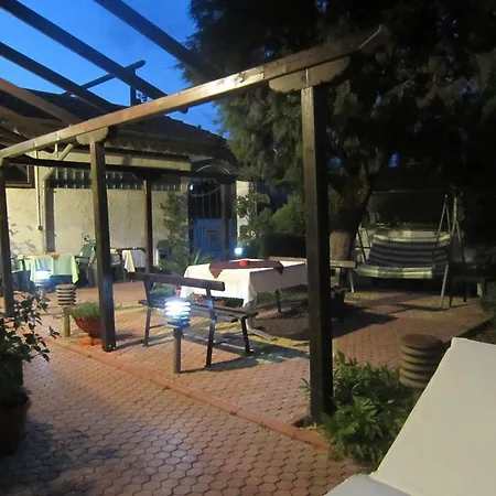 Guest House Delphini-2