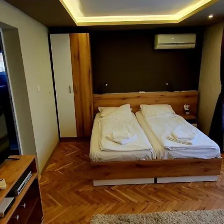 Ivet Guest Rooms-2