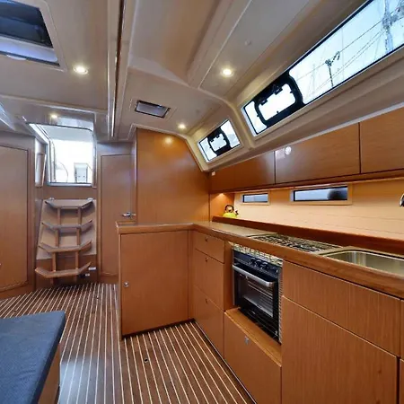 Sailing Yacht Queen Eliza-3