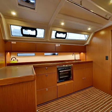 Sailing Yacht Queen Eliza-2