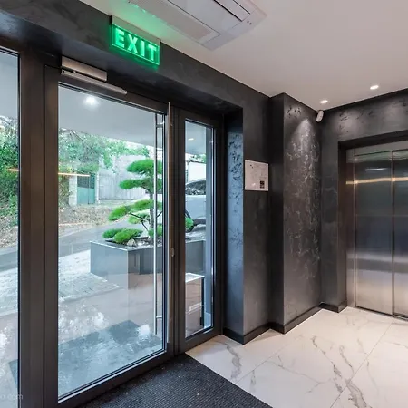 Lotus Luxury Rooms-2