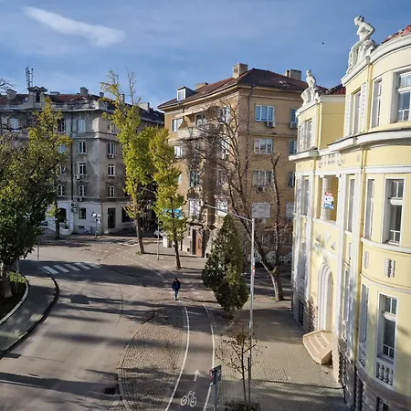 Lambo'S Corner Varna - Guest Rooms-2