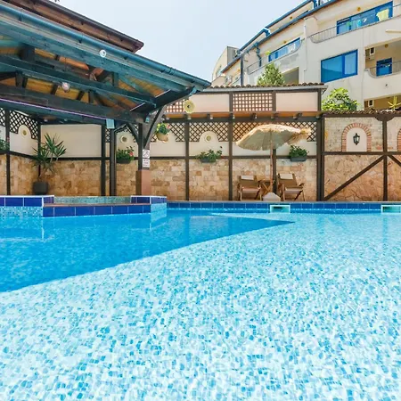 Casa Del Mar Apartments-3