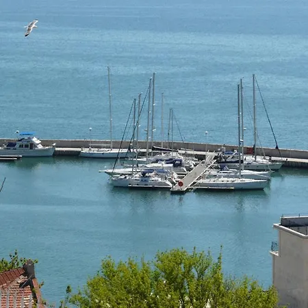 Family Hotel Balchik-3