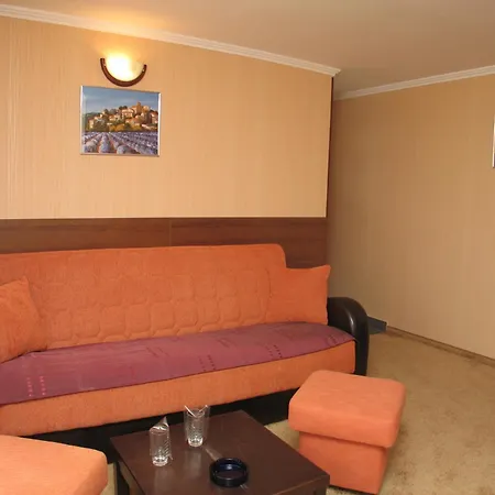 Family Hotel Yagoda88 - Free Parking-3