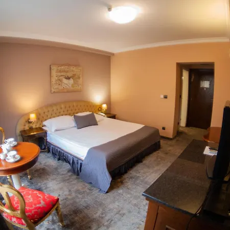 Meg-Lozenetz Hotel-2