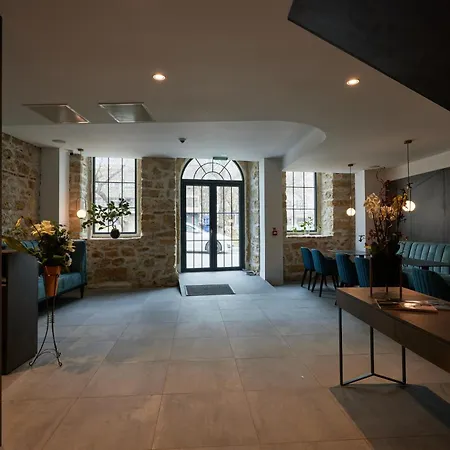 Bizarre Boutique Hotel-3