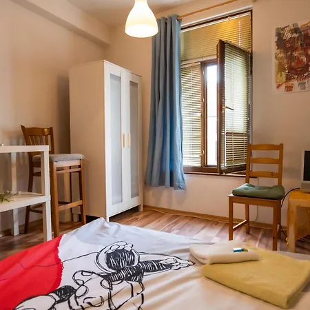 4 Rooms-3