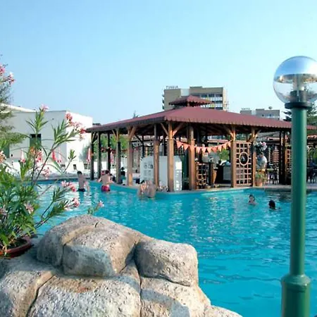 Apartment In Trakia Plaza-3