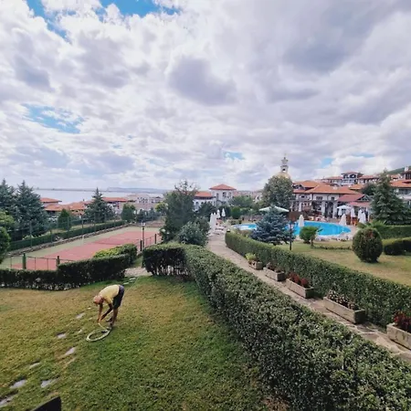 Breeze Apartment Complex-3