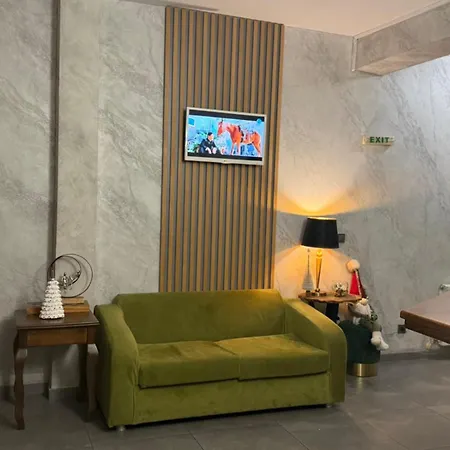 Family Hotel Lazur-3