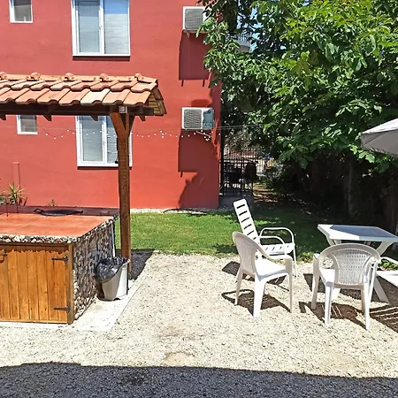 Guest House Sunflowers-2