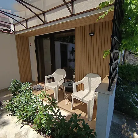Guest House Yanita-3