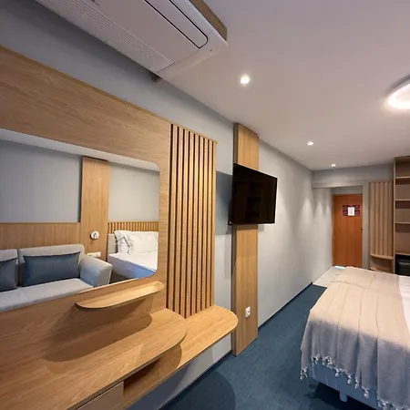 Compass Hotel-3