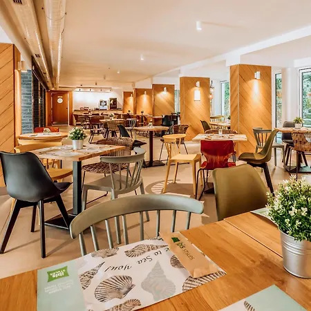 ibis Styles Golden Sands Roomer Hotel-2