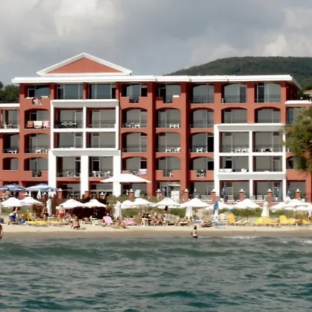 Carina Beach-3