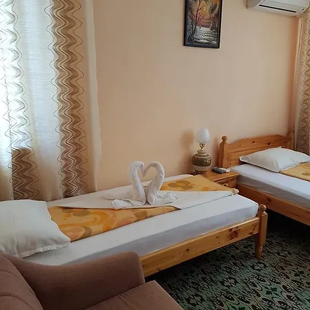 Guest Rooms Denitsa-2