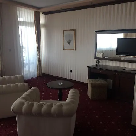 The Mill Hotel / Melnicata-3
