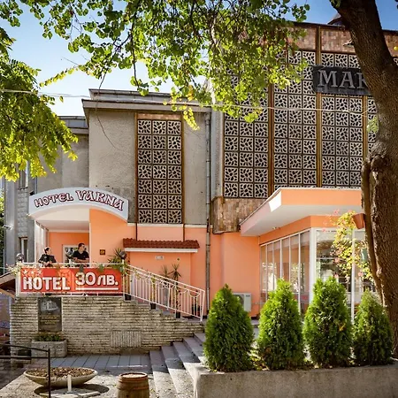 Family Hotel Varna-3